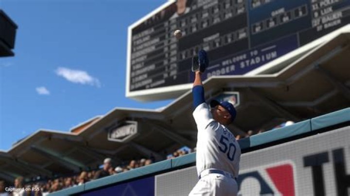 How to Rob Home Runs in MLB The Show 21?