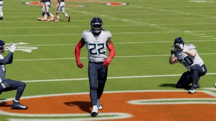 Madden NFL 22 - How To Lateral Pass?
